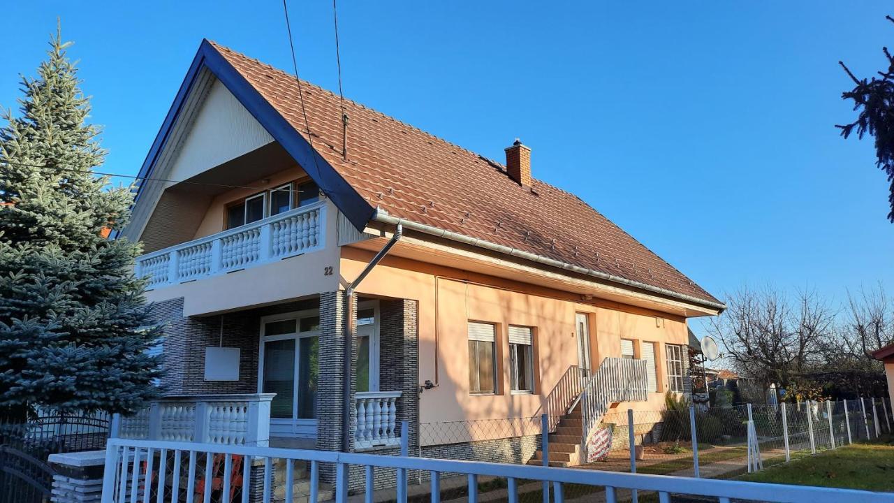 Apartamento Magdaléna Ház Balatonlelle Exterior foto